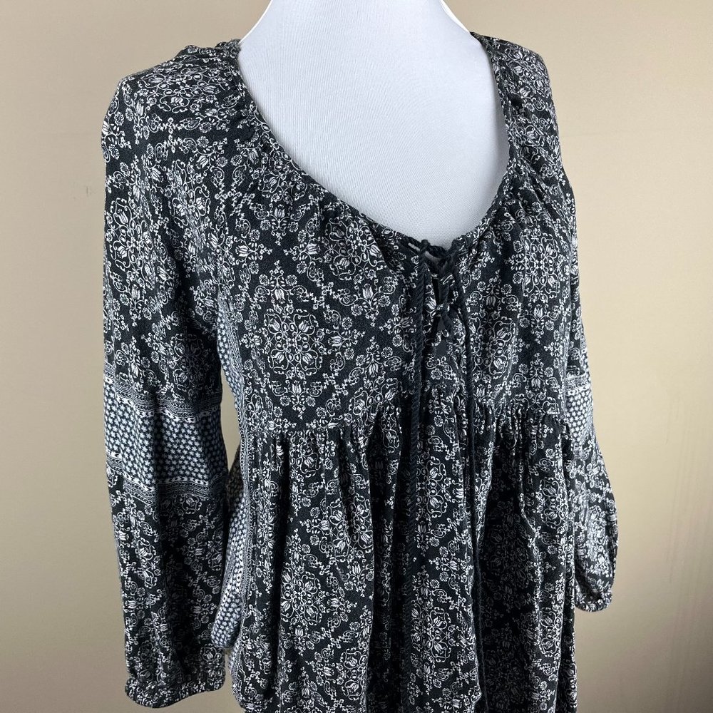 American Eagle 3/4 Sleeve Blouse Size S Black White, Various Floral Geometric